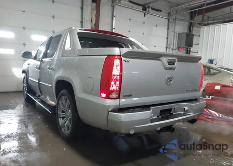 2011 Cadillac Escalade Ext Premium from USA, damaged, VIN 3GYT4NEF6BG235815